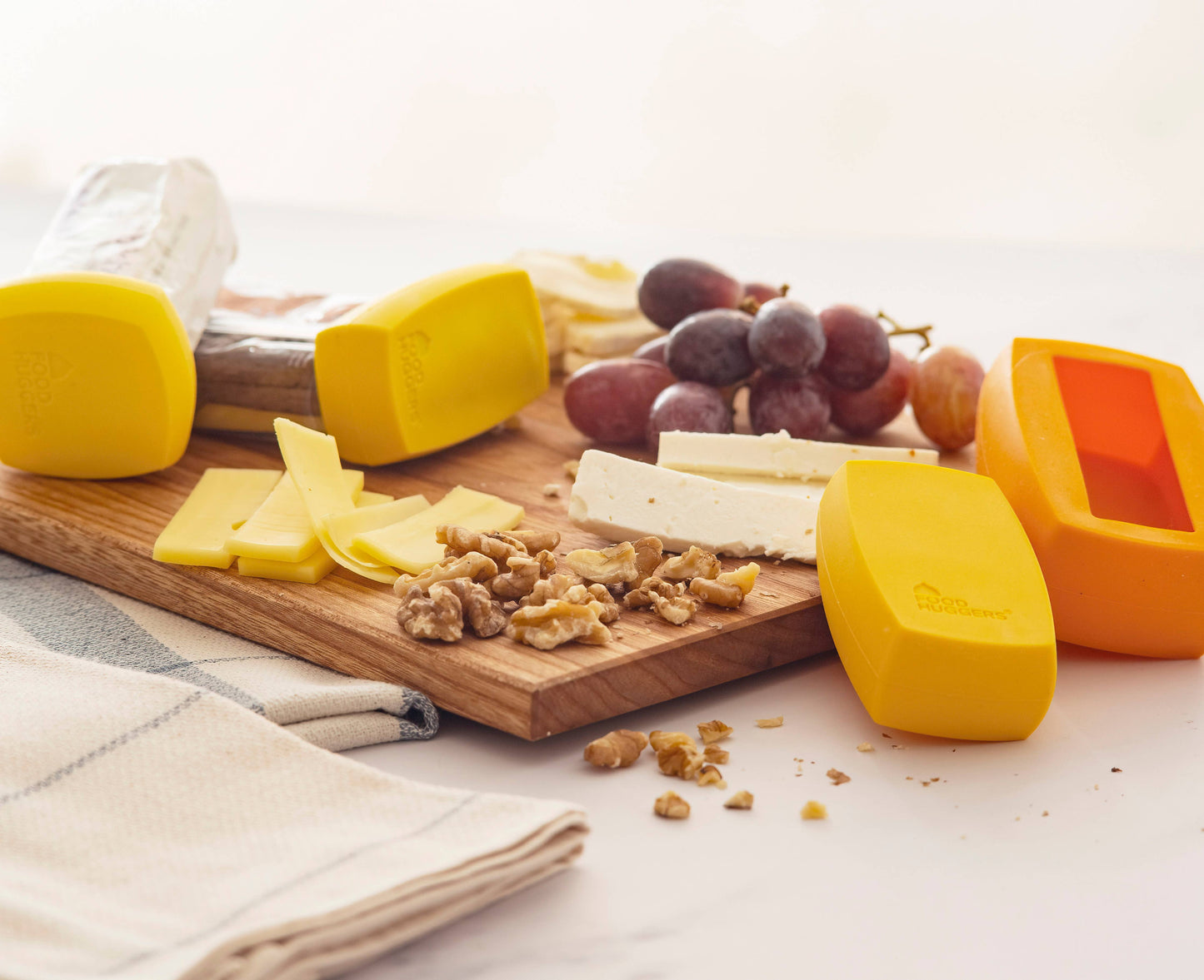 BESTSELLER Set of 4 Cheese Huggers – Ideal for Cheese Lovers